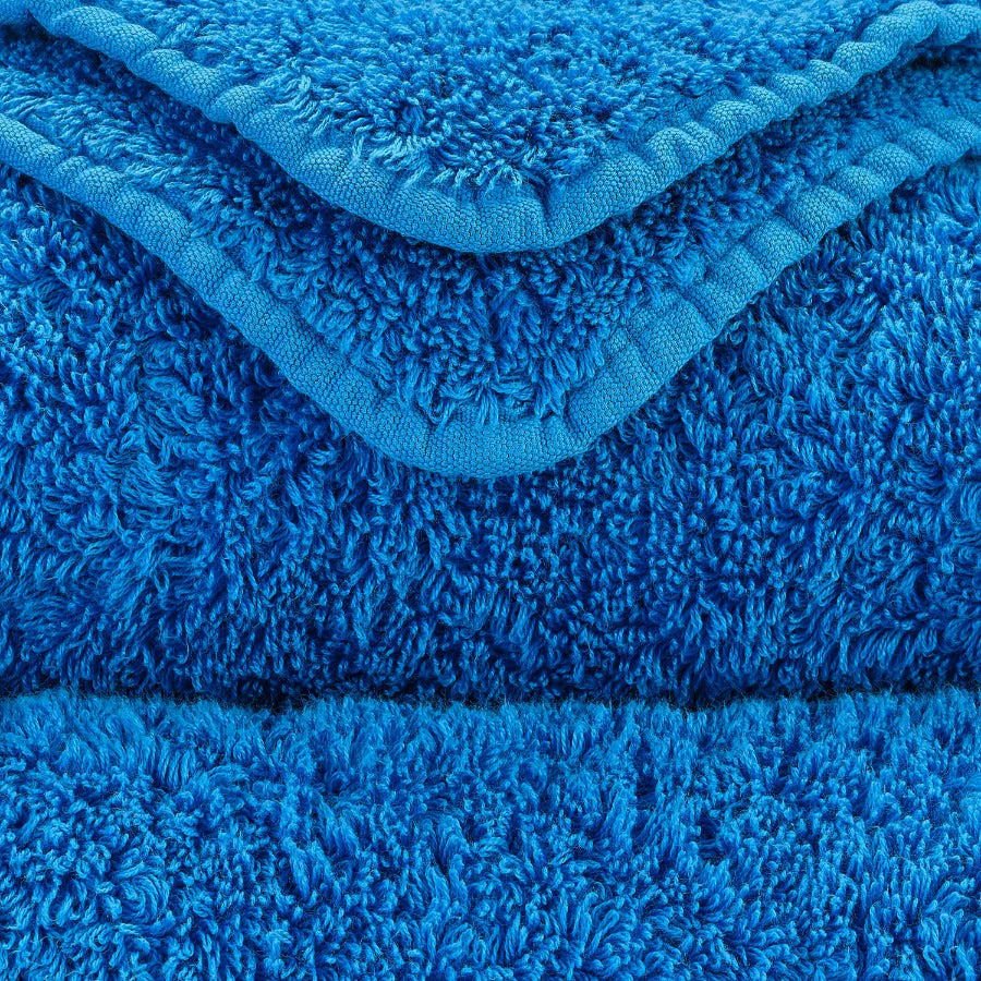 Luxusní ručník z egyptské bavlny v exotické modré barvě 383 Zanzibar Super Pile Abyss & Habidecor Waterfall Bathrooms