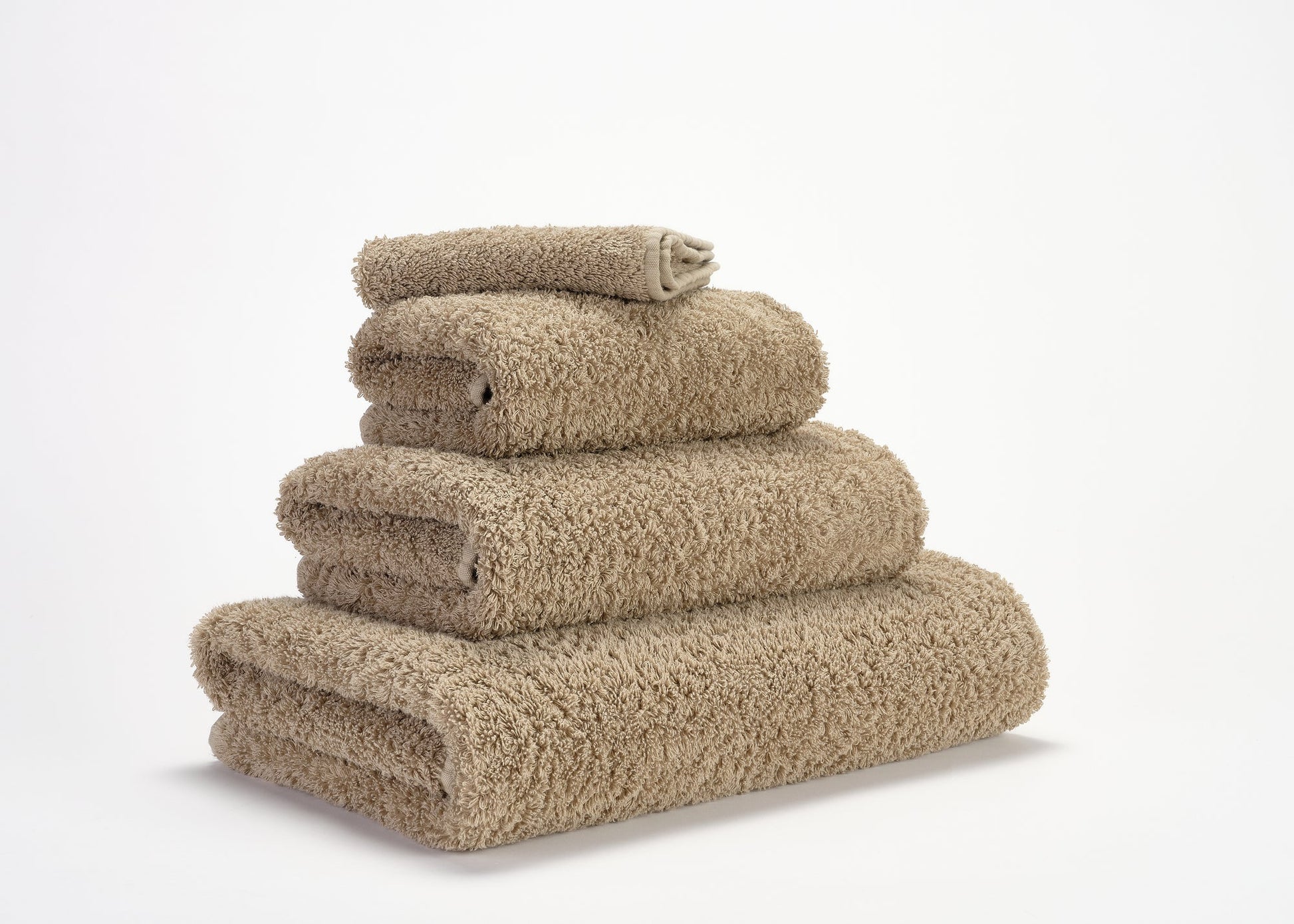 Luxusní ručník z egyptské bavlny v nadčasovém hnědošedém odstínu Taupe Super Pile Abyss & Habidecor Waterfall Bathrooms