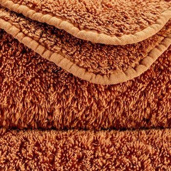 Luxusní ručník z egyptské bavlny v hřejivém karamelovém odstínu Caramel Super Pile Abyss & Habidecor Waterfall Bathrooms