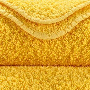 Luxusní ručník z egyptské bavlny v sytém žlutém odstínu Banane Super Pile Abyss & Habidecor Waterfall Bathrooms