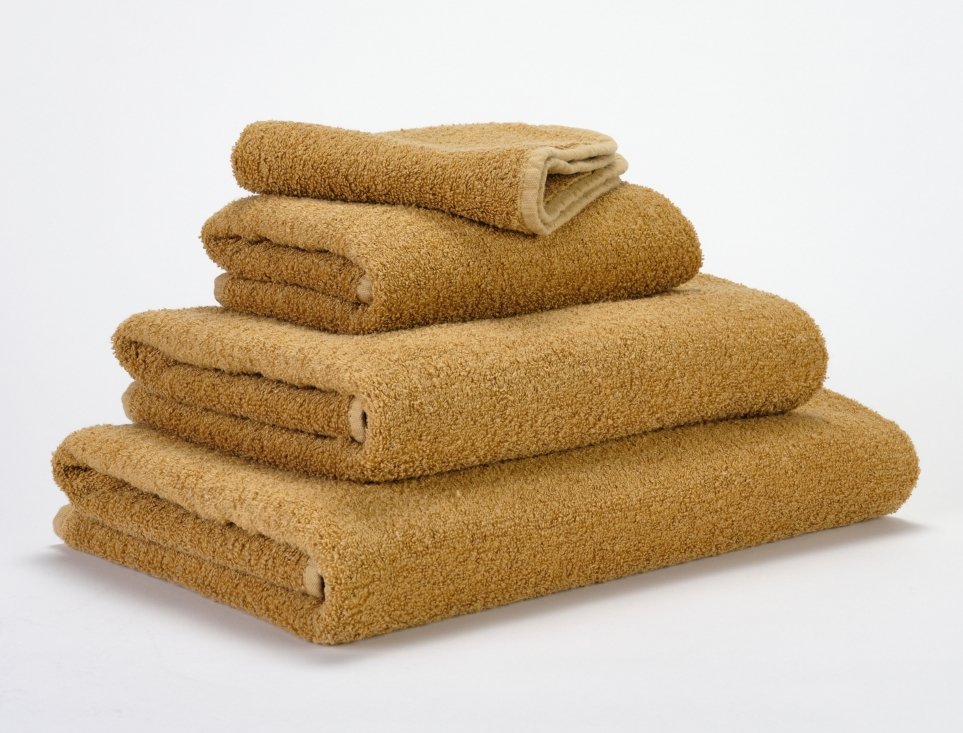 Luxusní ručník z egyptské bavlny v noblesním zlatém odstínu Gold Super Pile Abyss & Habidecor Waterfall Bathrooms