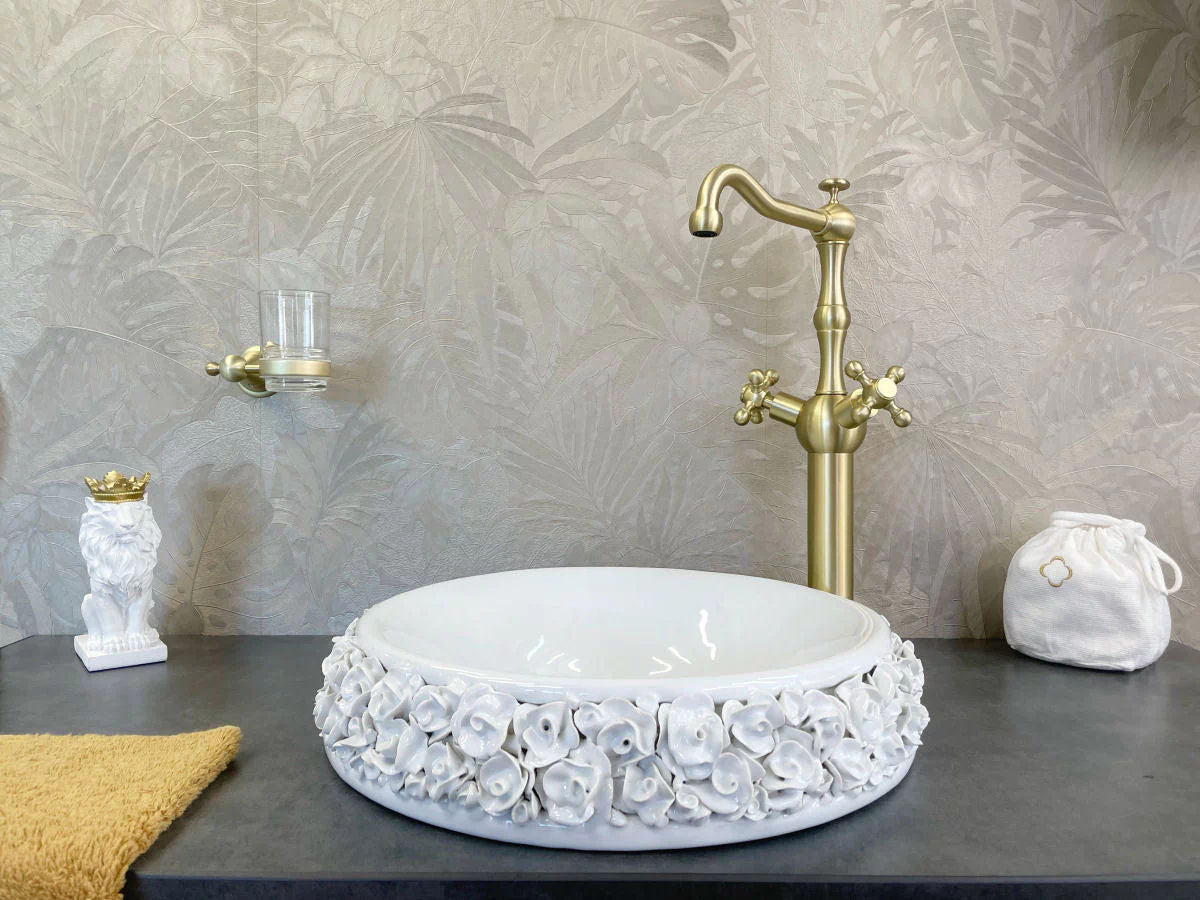 Luxusní nástěnný sprchový set v matném saténovém zlatě s celomosaznou ruční sprchou Waterfall Bathrooms