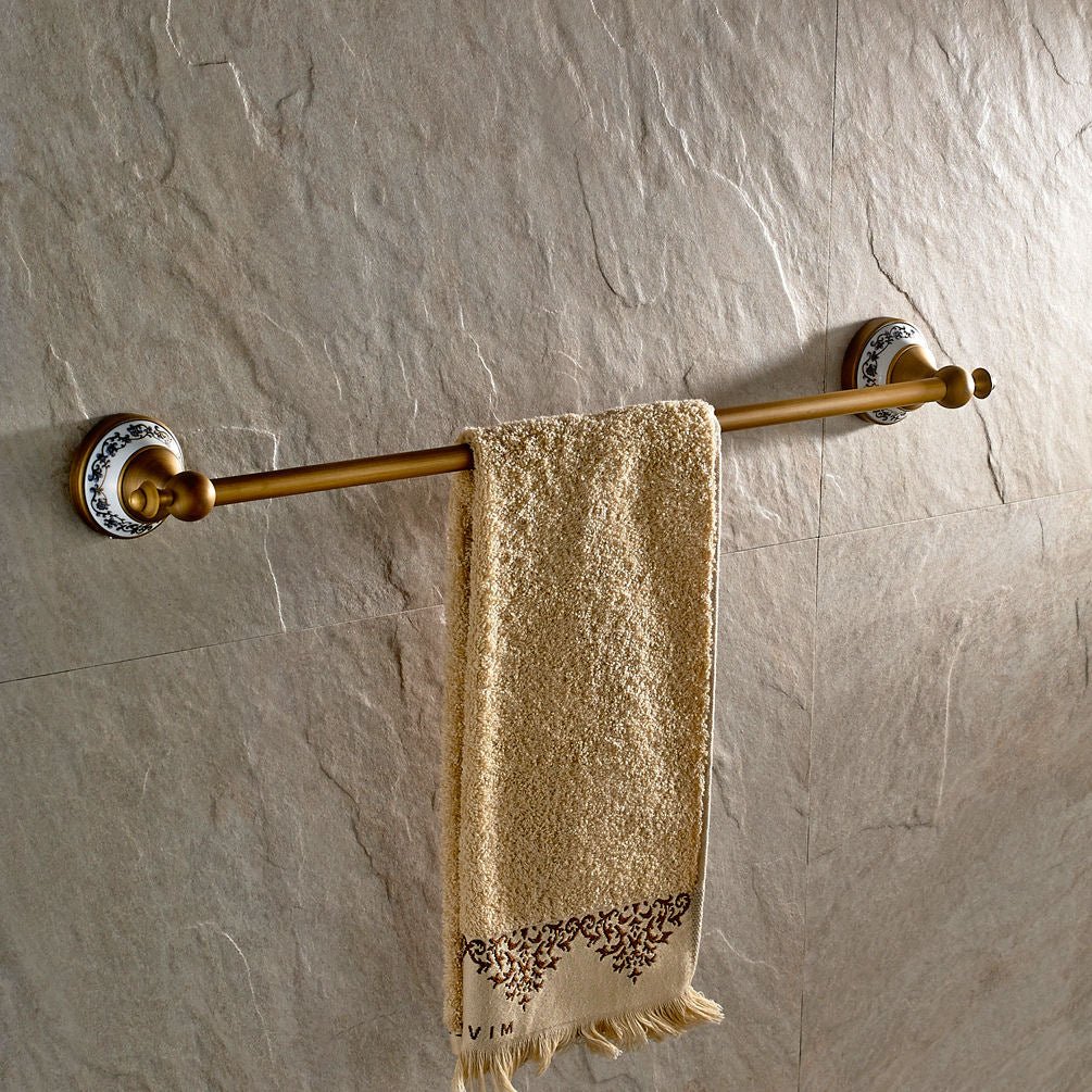 Jednoduchý mosazný tyčový držák na ručník v barvě antický bronz Lavande Waterfall Bathrooms