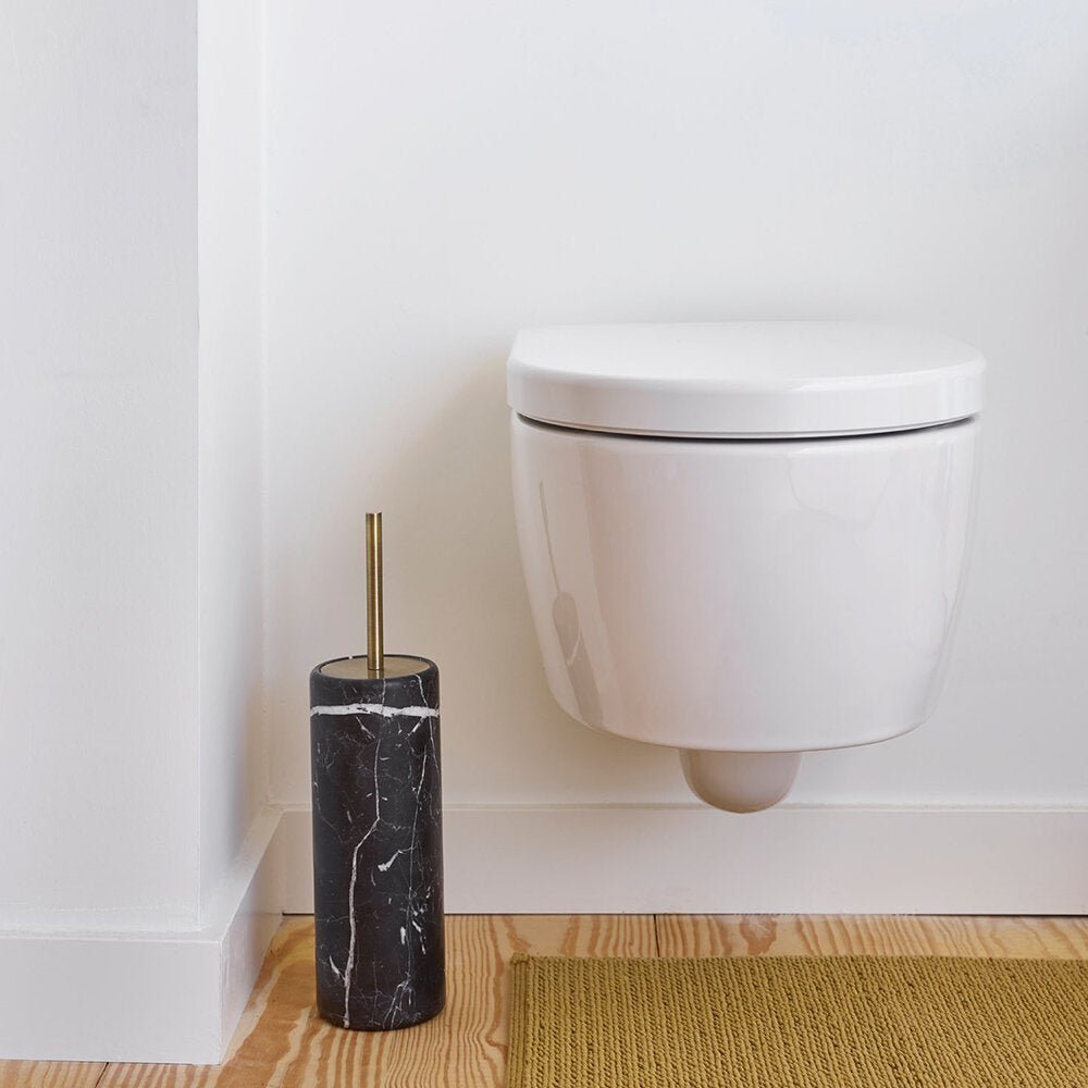 Luxusní černý stojan s WC štětkou Aquanova Nero z přírodního mramoru přináší do koupelny výjimečnou eleganci a prémiový design. - Waterfall Bathrooms