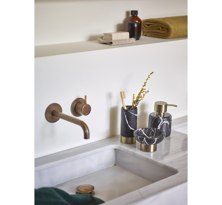 Luxusní mramorový stojánek na zubní kartáčky Aquanova Nero s bronzovým detailem v elegantním černém provedení - Waterfall Bathrooms