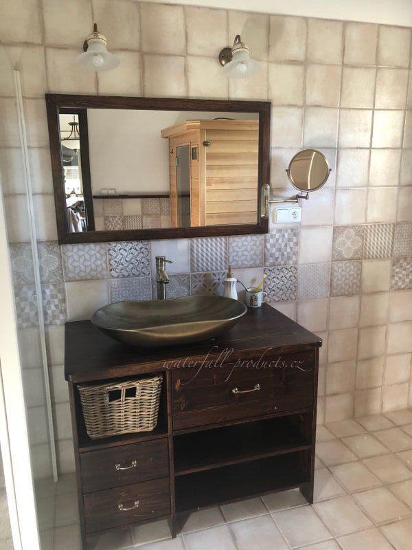 Vysoká retro mosazná umyvadlová baterie Bamboo na desku v bronzovém provedení s patinou Waterfall Bathrooms