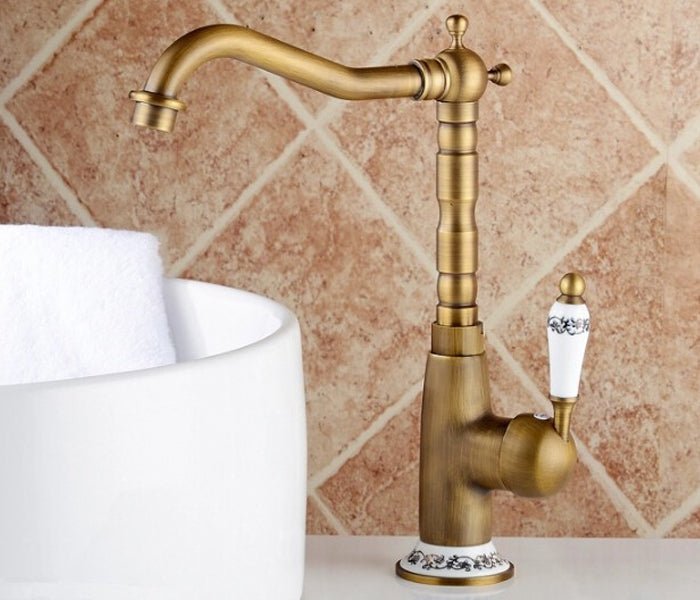 Vysoká páková dřezová baterie Lavande v rustikálním stylu, barva antický bronz s keramickým dekorem Waterfall Bathrooms
