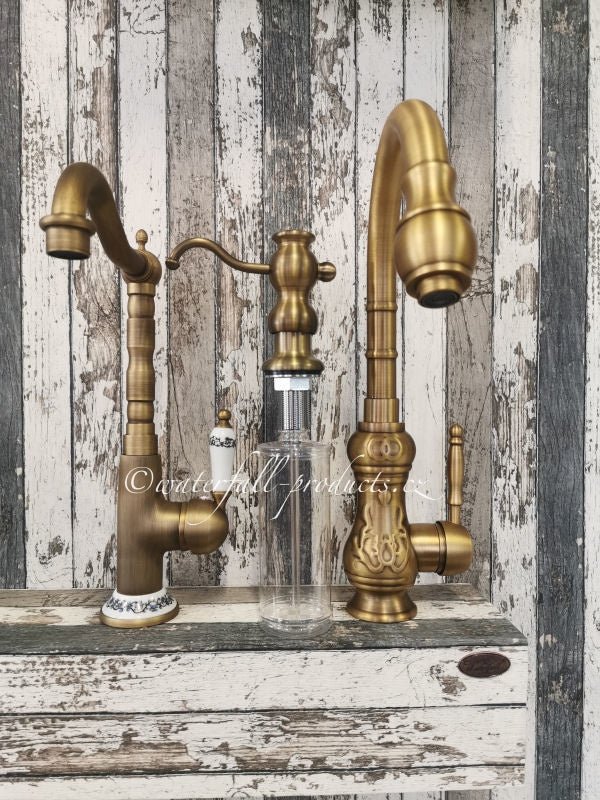 Vysoká páková dřezová baterie Lavande v rustikálním stylu, barva antický bronz s keramickým dekorem Waterfall Bathrooms