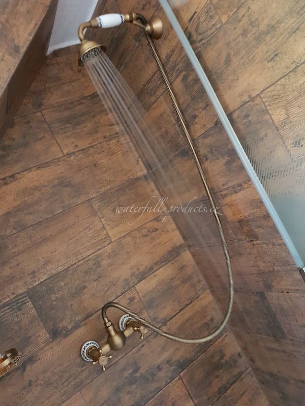 Retro nástěnná kohoutková sprchová baterie Lavande se sprchovým setem v barvě antický bronz Waterfall Bathrooms