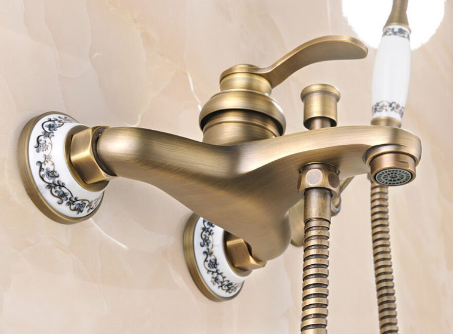 Nástěnná retro páková vanová baterie Lavande se sprchovým setem a keramickým dekorem v barvě antický bronz Waterfall Bathrooms