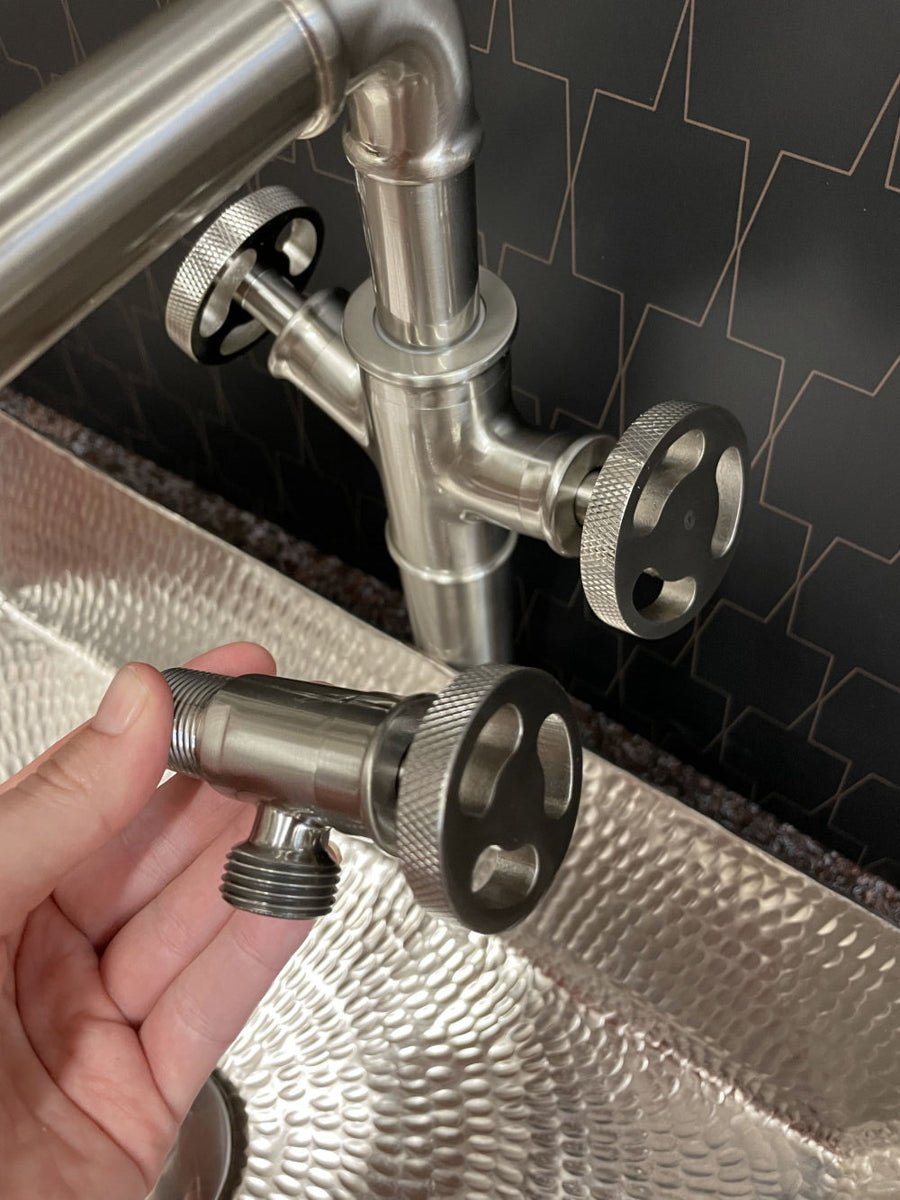 Designový rohový ventil v industriálním designu a barvě broušený nikl Waterfall Bathrooms