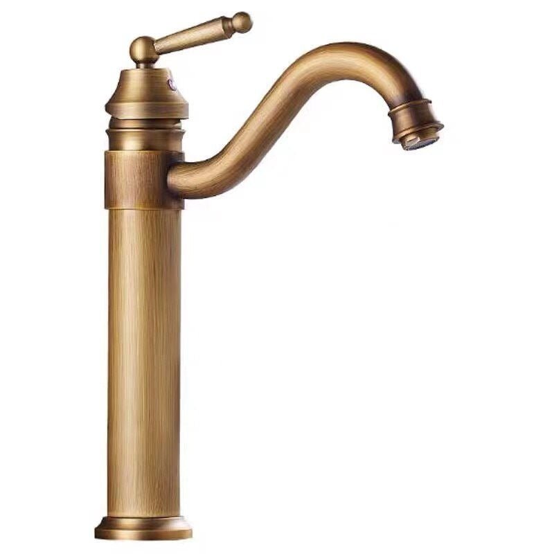 Luxusní rustikální umyvadlová baterie v provensálském stylu z patinované mosazi dodá koupelně neopakovatelnou eleganci a osobitý šarm - Waterfall Bathrooms