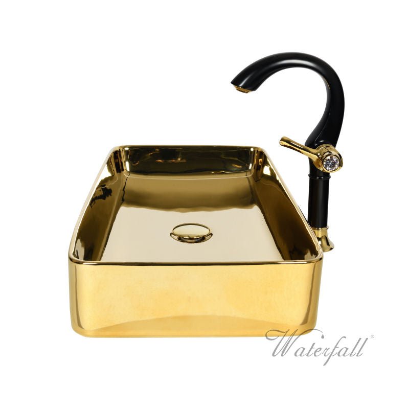 Luxusní set zlatého keramického umyvadla na desku a vysoké baterie Cairo v provedení leštěná mosaz Waterfall Bathrooms