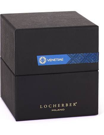 Vonná svíčka Venetiae od Locherber Milano s víčkem z dřeva Briccole, vůně Calone, citrusy a pižmo, Waterfall Bathrooms.